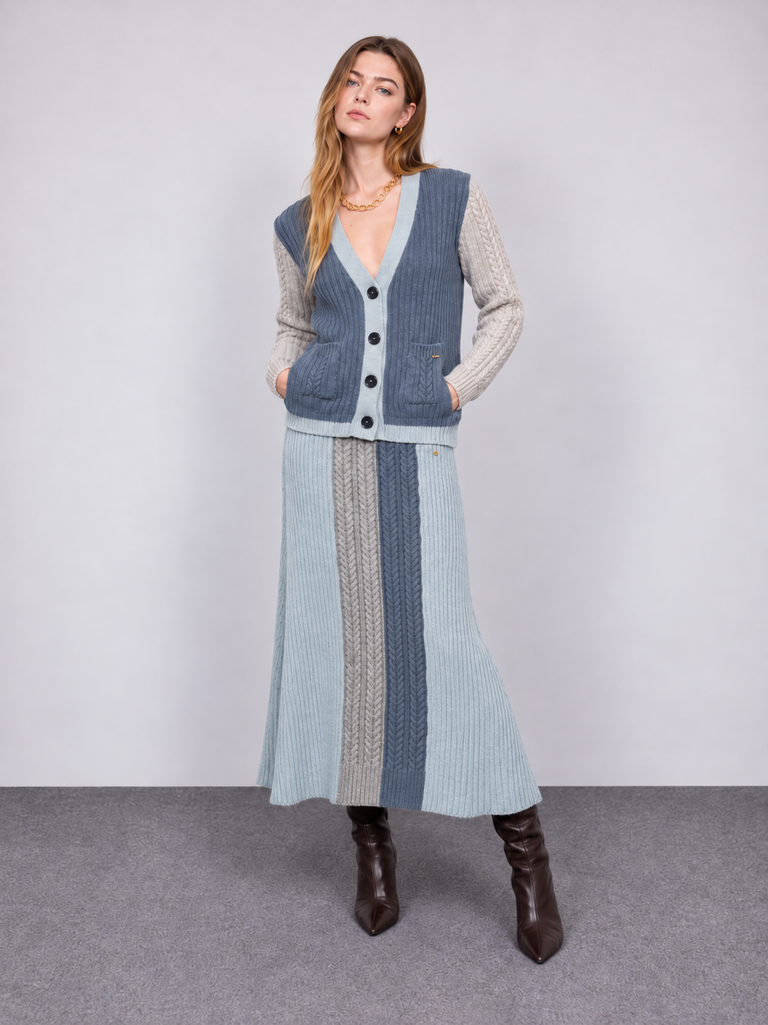 Cardigan Malha Bicolor e Saia Malha 3 Cores — Azul Claro