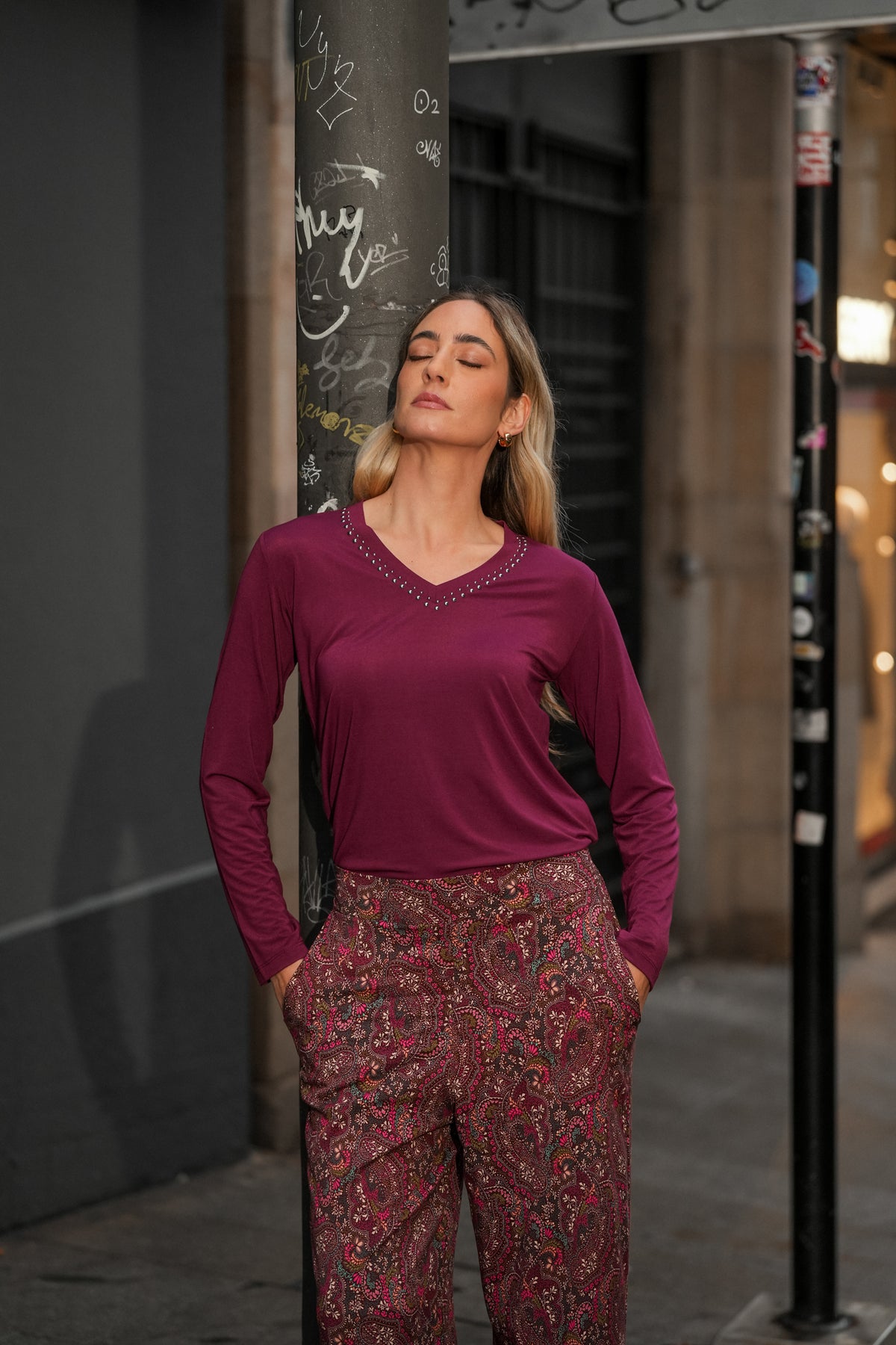 Camisola com Tachas no Decote