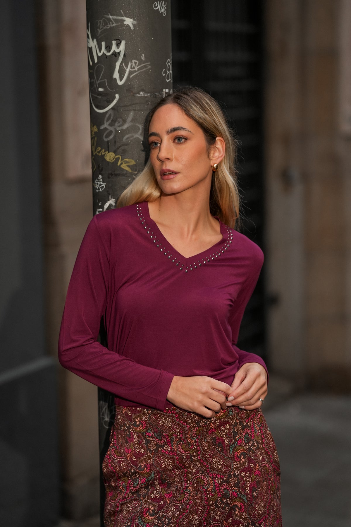 Camisola com Tachas no Decote