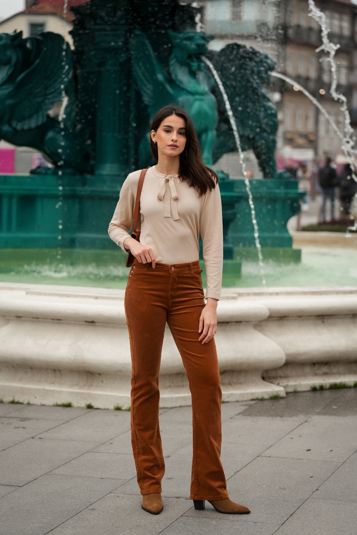 Camisola com Laço na Gola