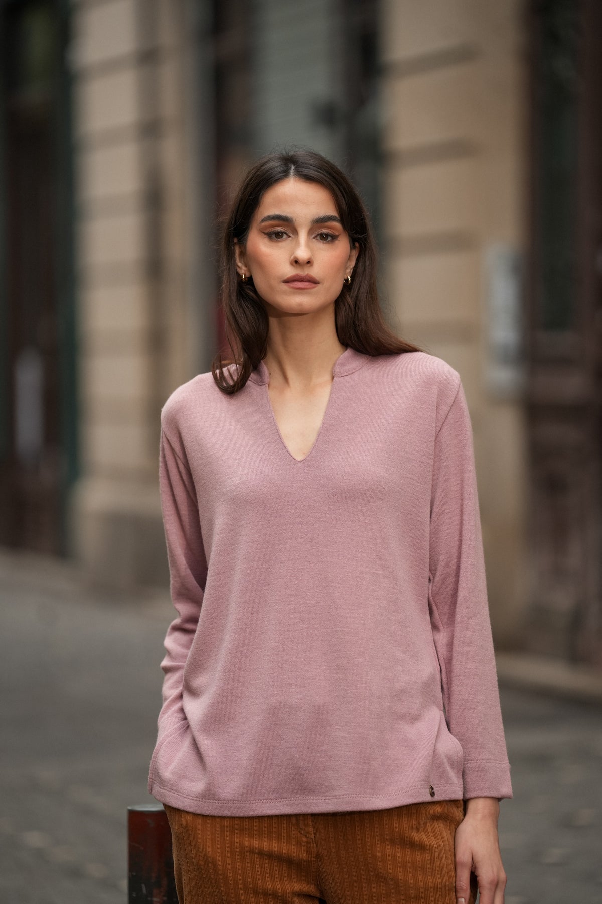 Camisola Rosa Decote V | GUIMANOS – vista 2