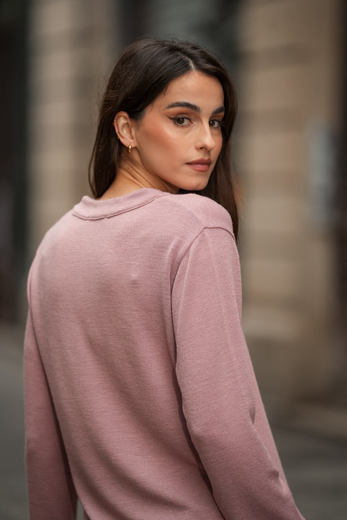 Camisola Rosa Decote V | GUIMANOS – vista 4