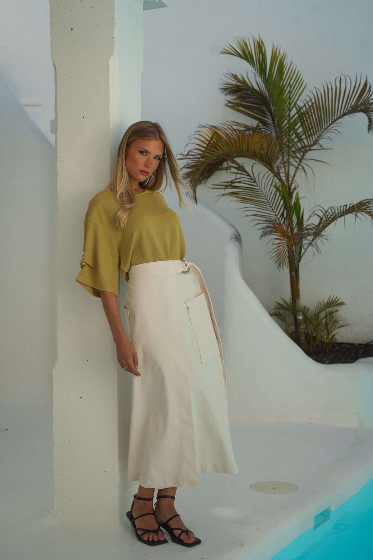 T-shirt com Pérolas nas Mangas