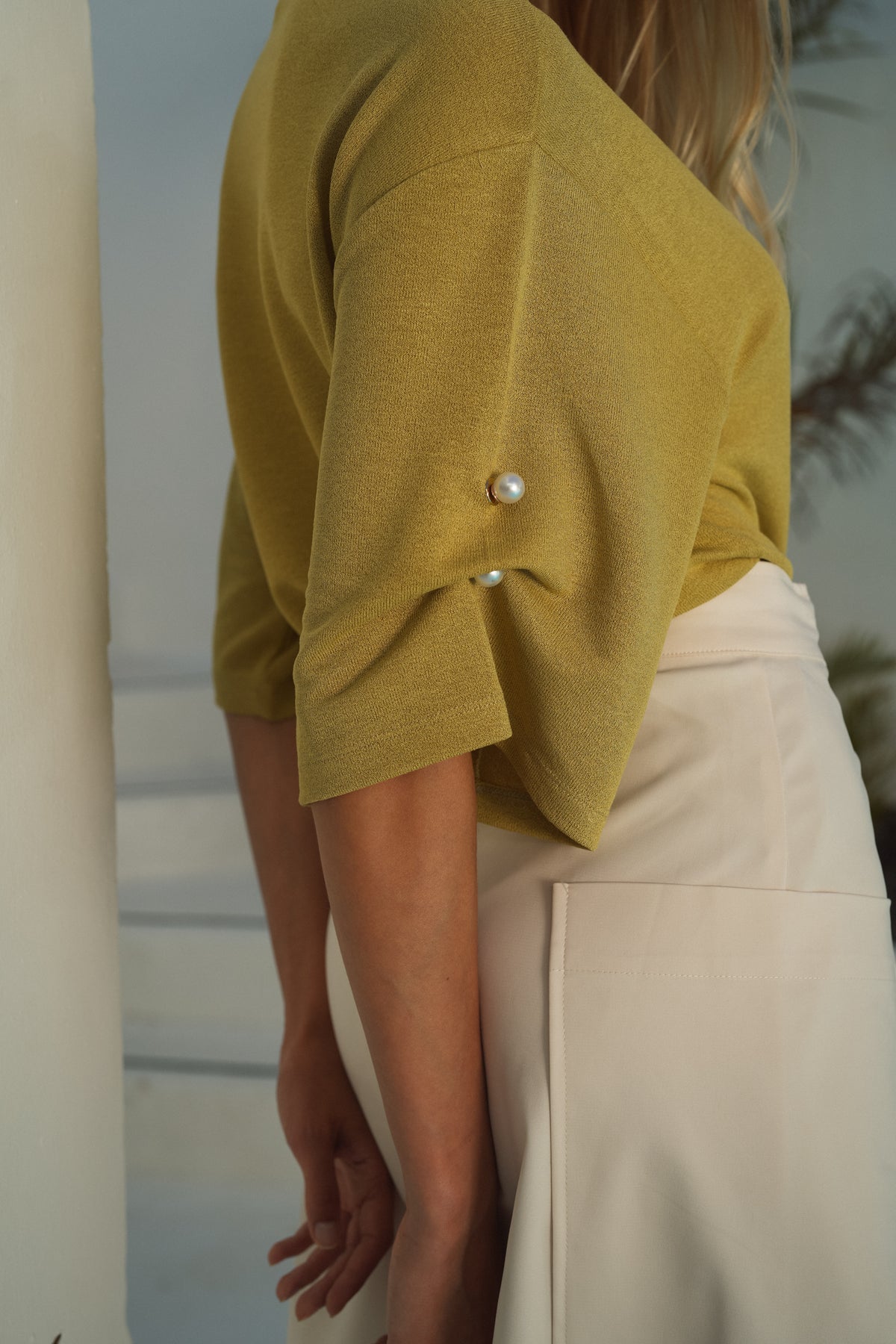 T-shirt com Pérolas nas Mangas