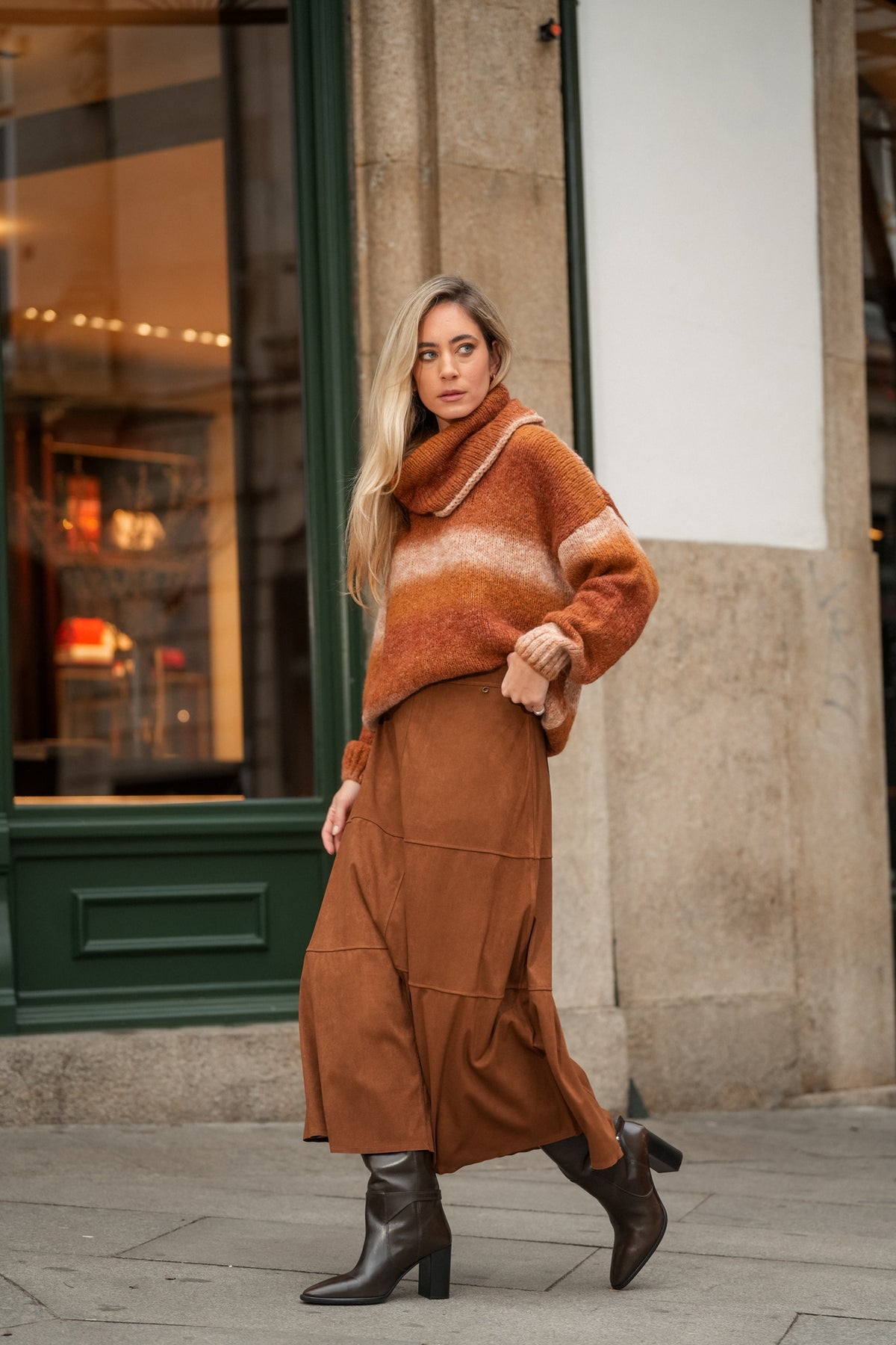 Saia Camel em Efeito Camurça