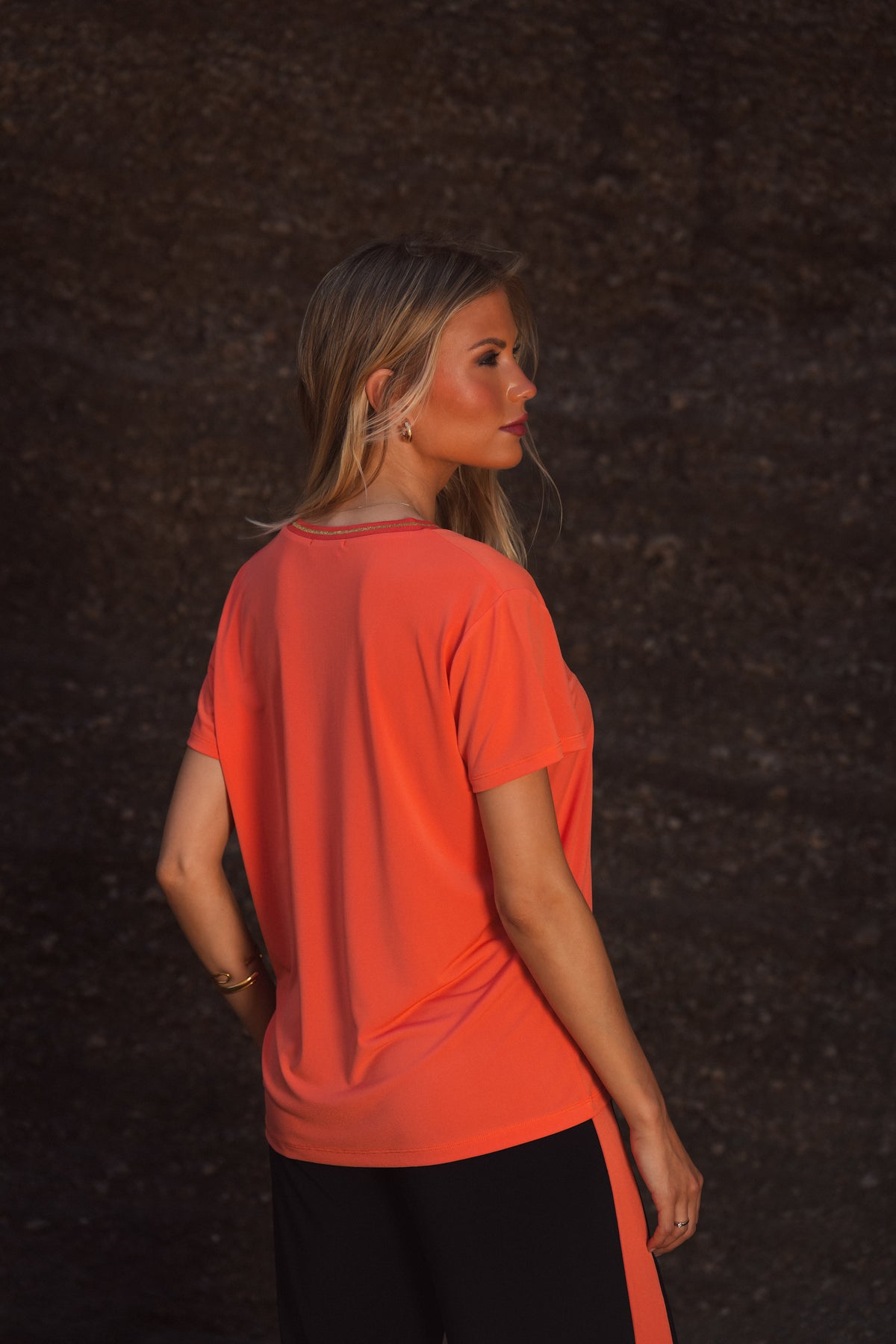 T-Shirt Fluida Decote em V