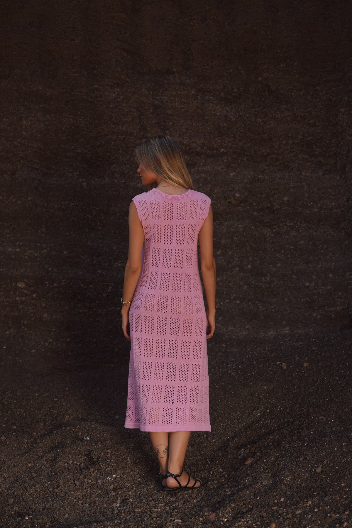 Vestido de Malha Perfurada com Laço