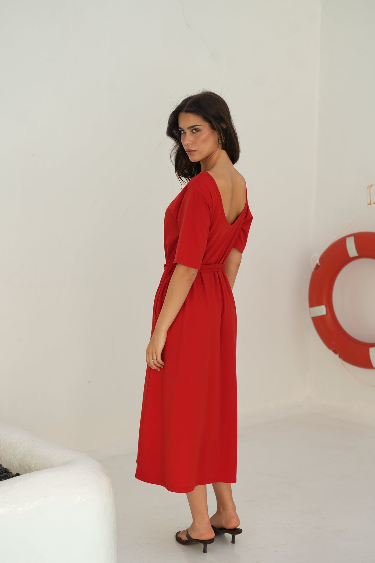 Vestido Midi com Decote Duplo