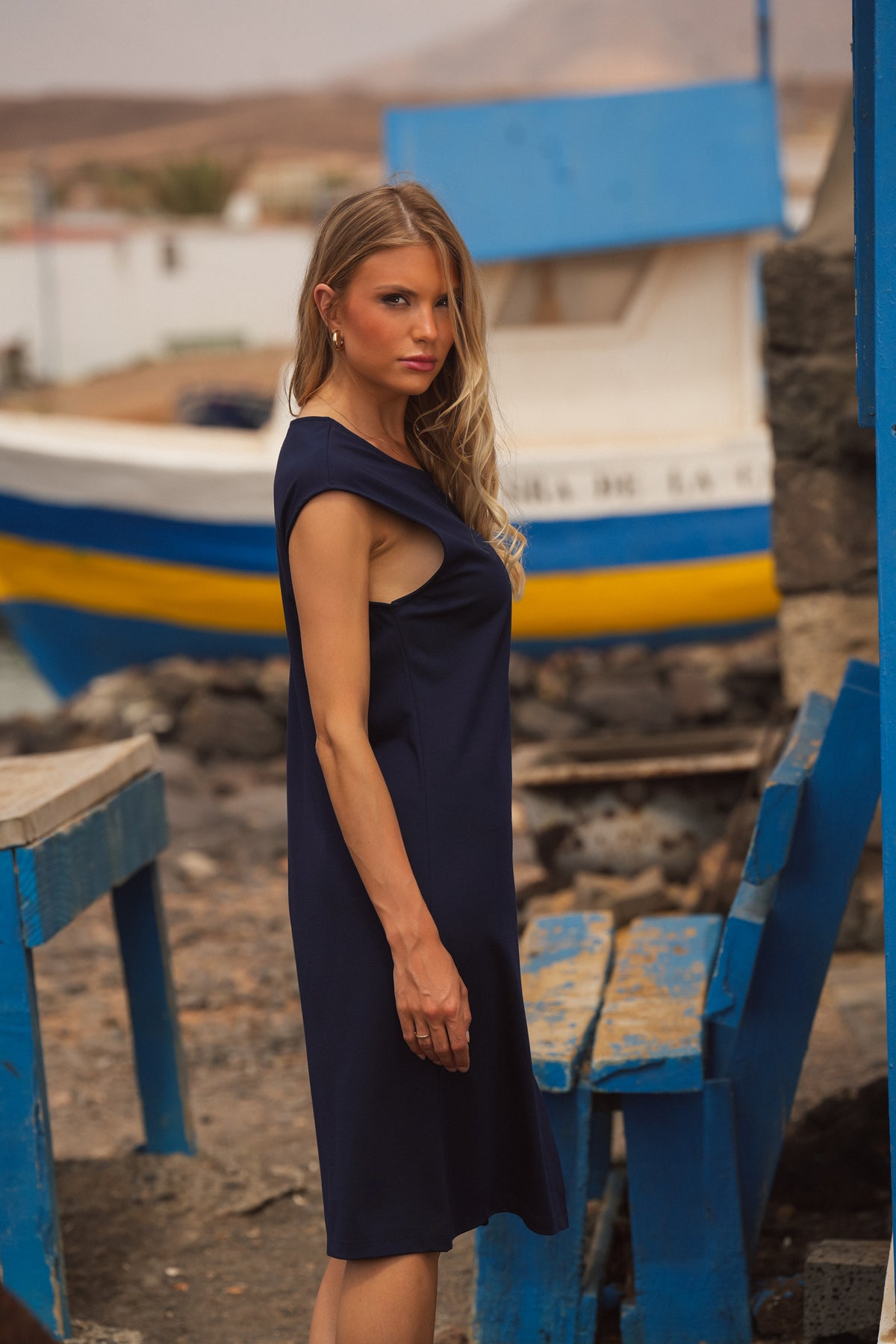 Vestido com Botões Laterais