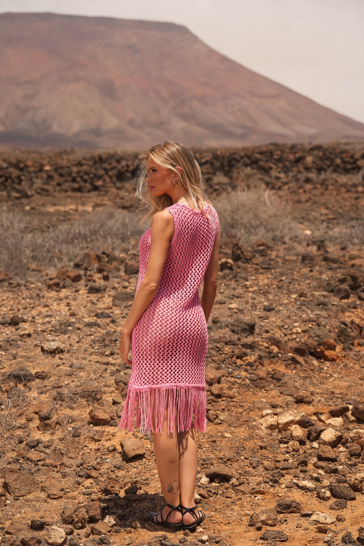 Vestido Malha Crochet Rosa | GUIMANOS – vista 2