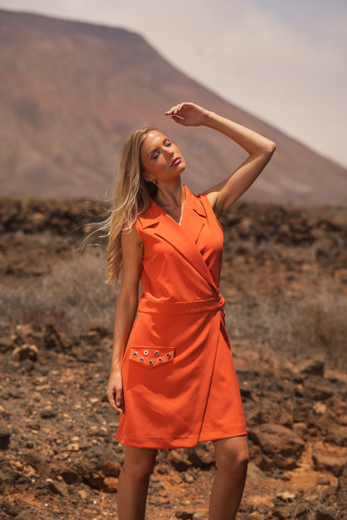 Vestido Estruturado com Cinto | GUIMANOS – vista 2