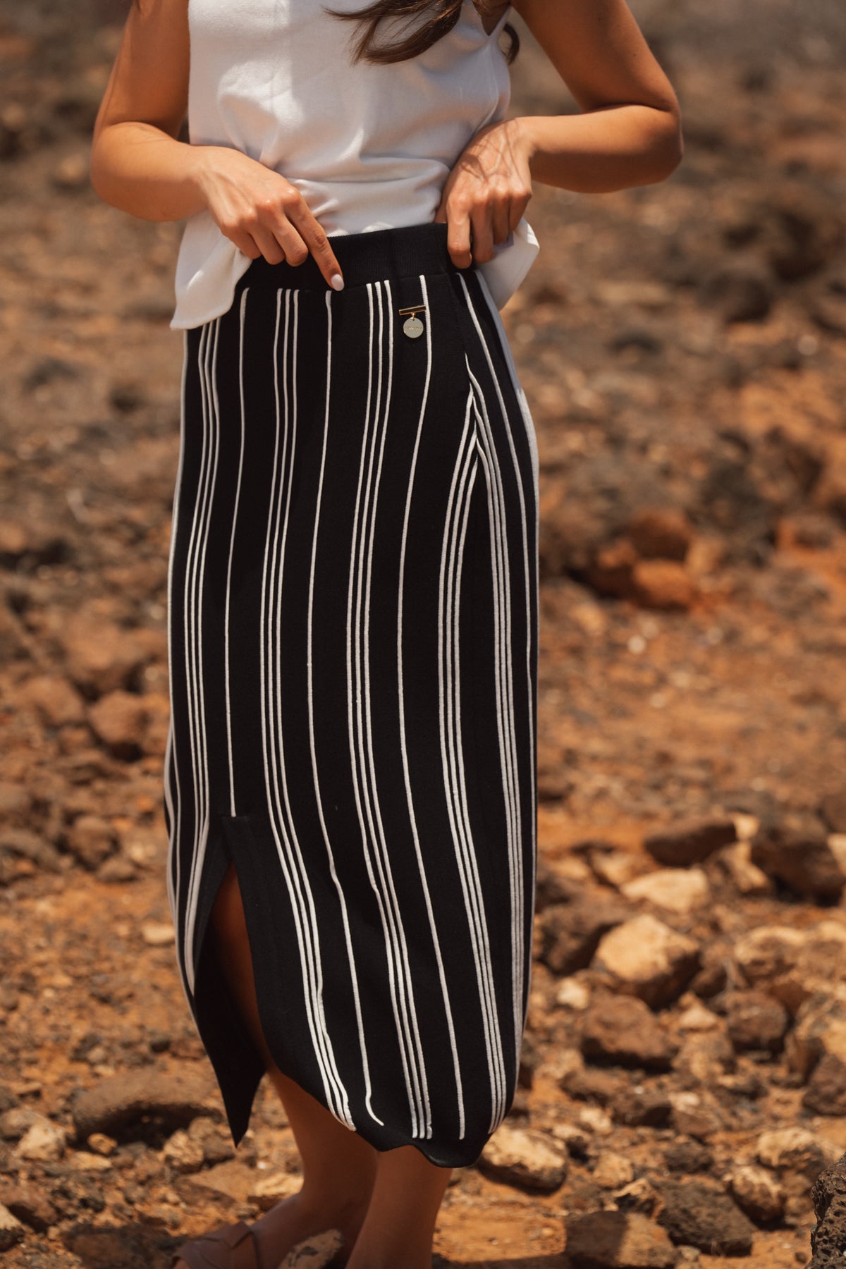 Saia de Malha Midi com Riscas Verticais