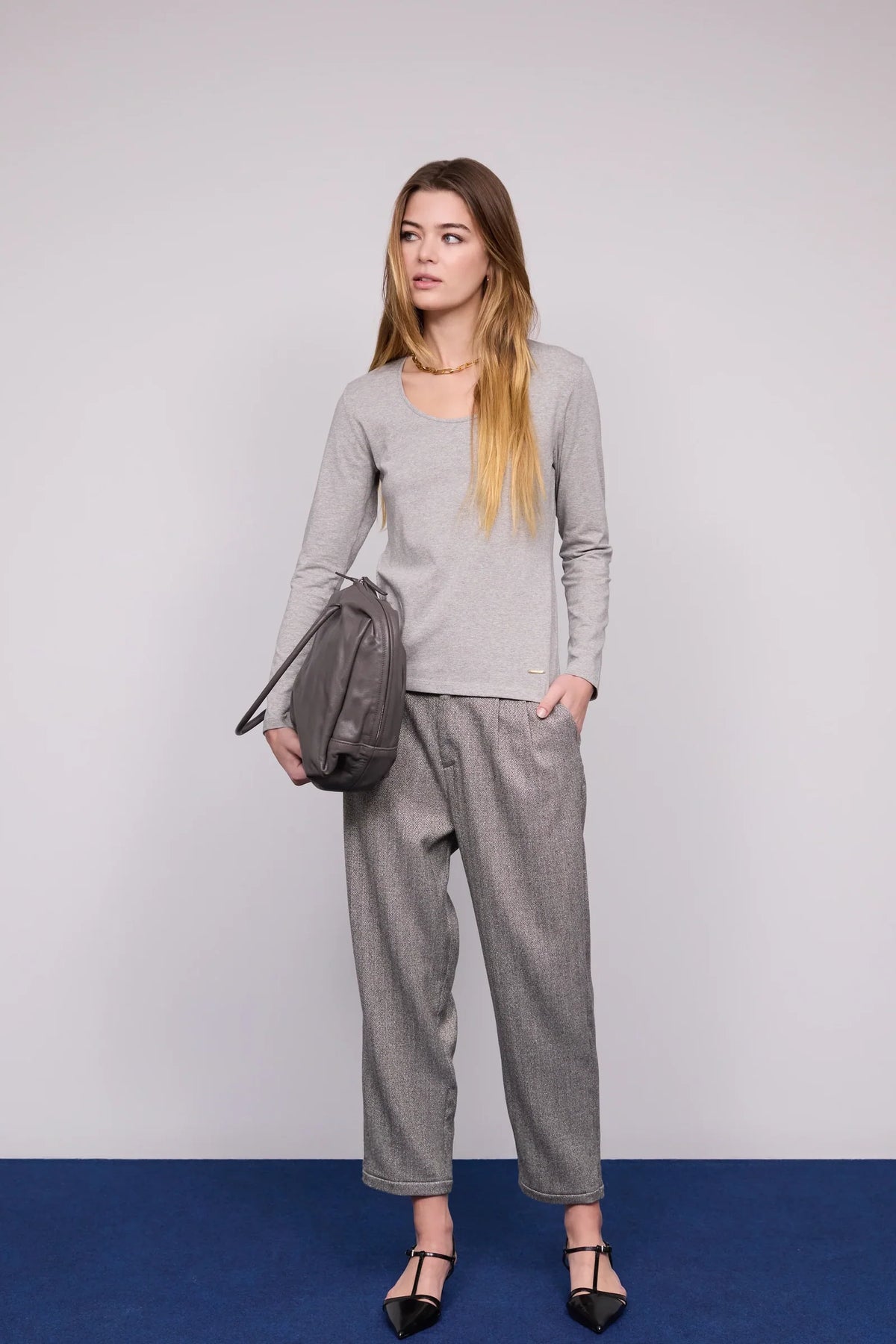 Camisola Decote Redondo — Cinza