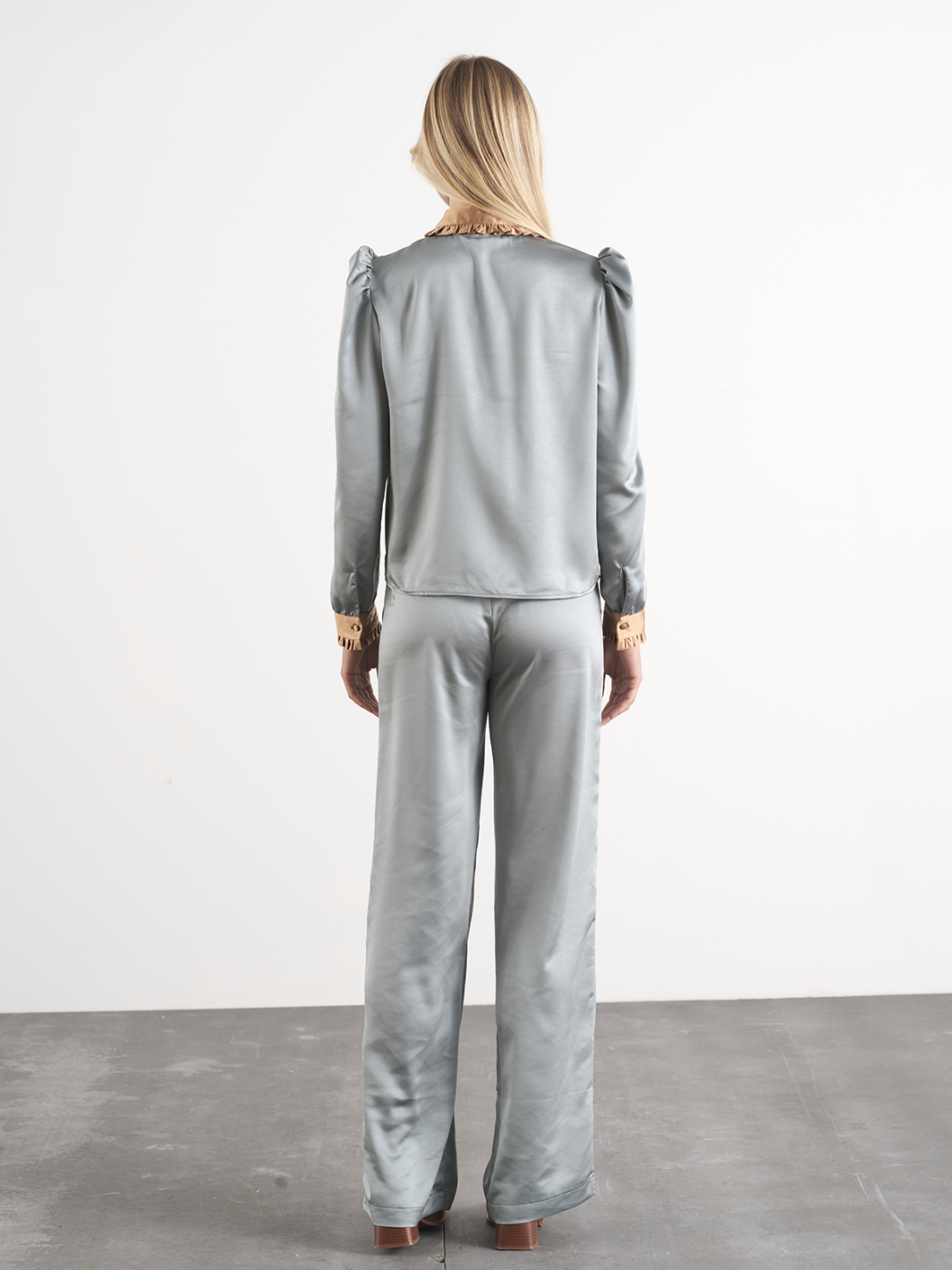 Blusa Detalhada 2 Cores | GUIMANOS – vista 2