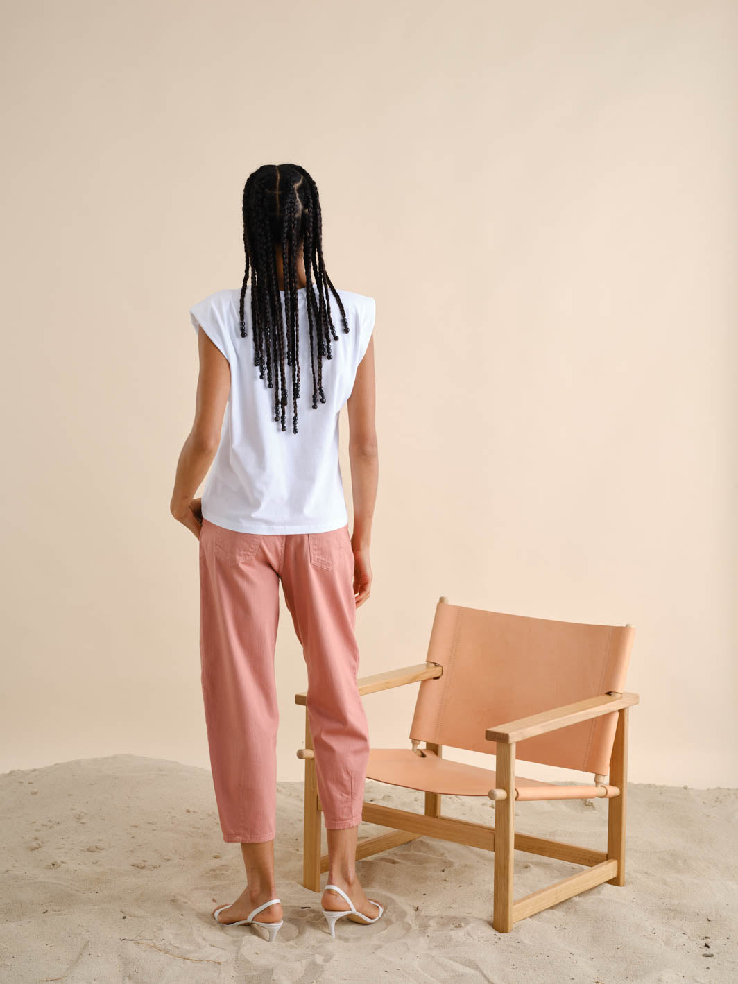 T-shirt Bordado Com Ombreiras | GUIMANOS – vista 3