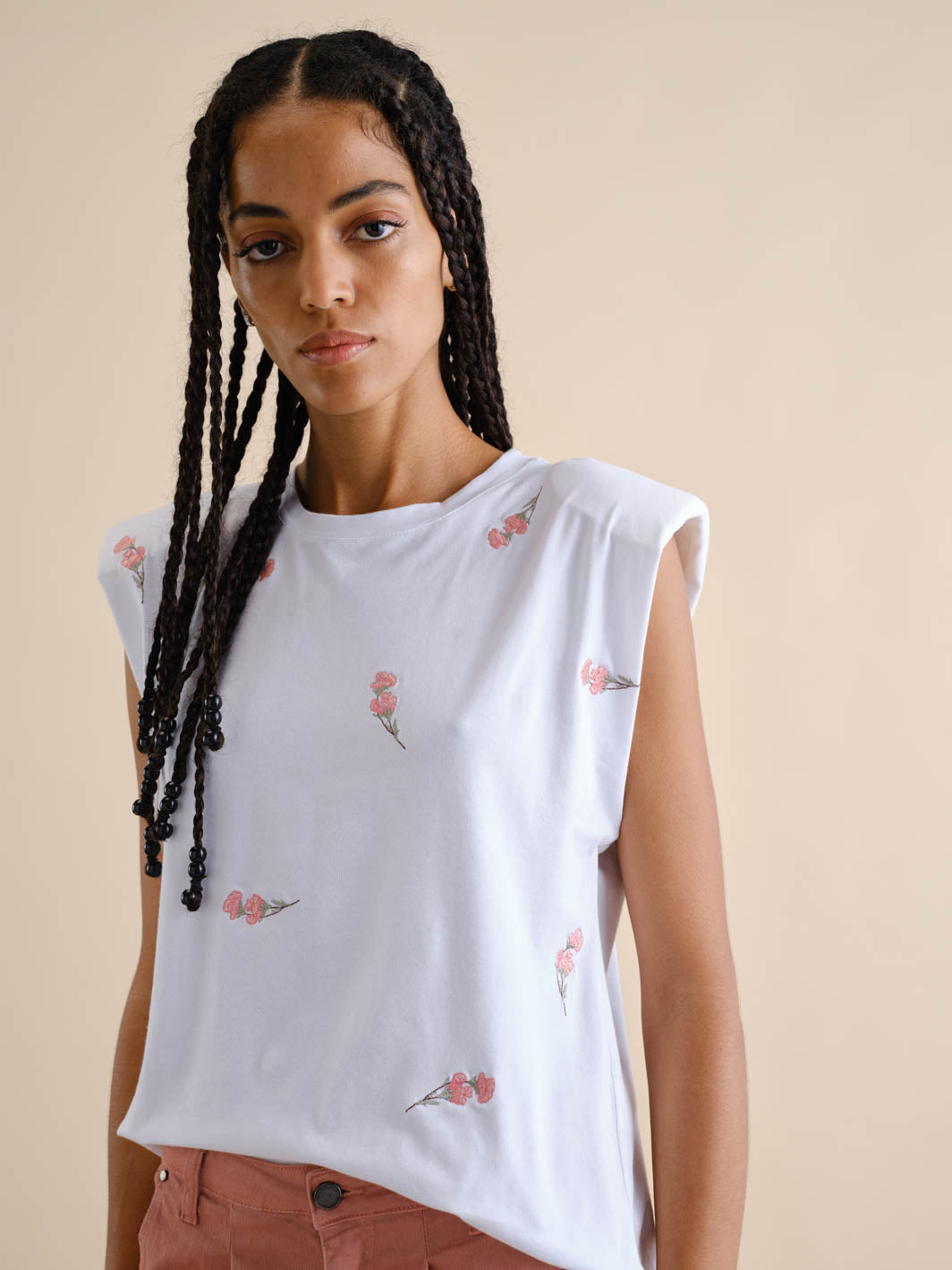 T-shirt Bordado Com Ombreiras | GUIMANOS