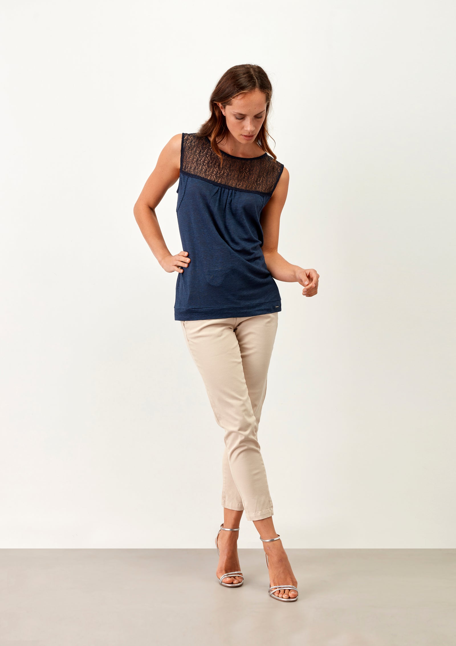 T-Shirt Linho Renda Peito - guimanos-store