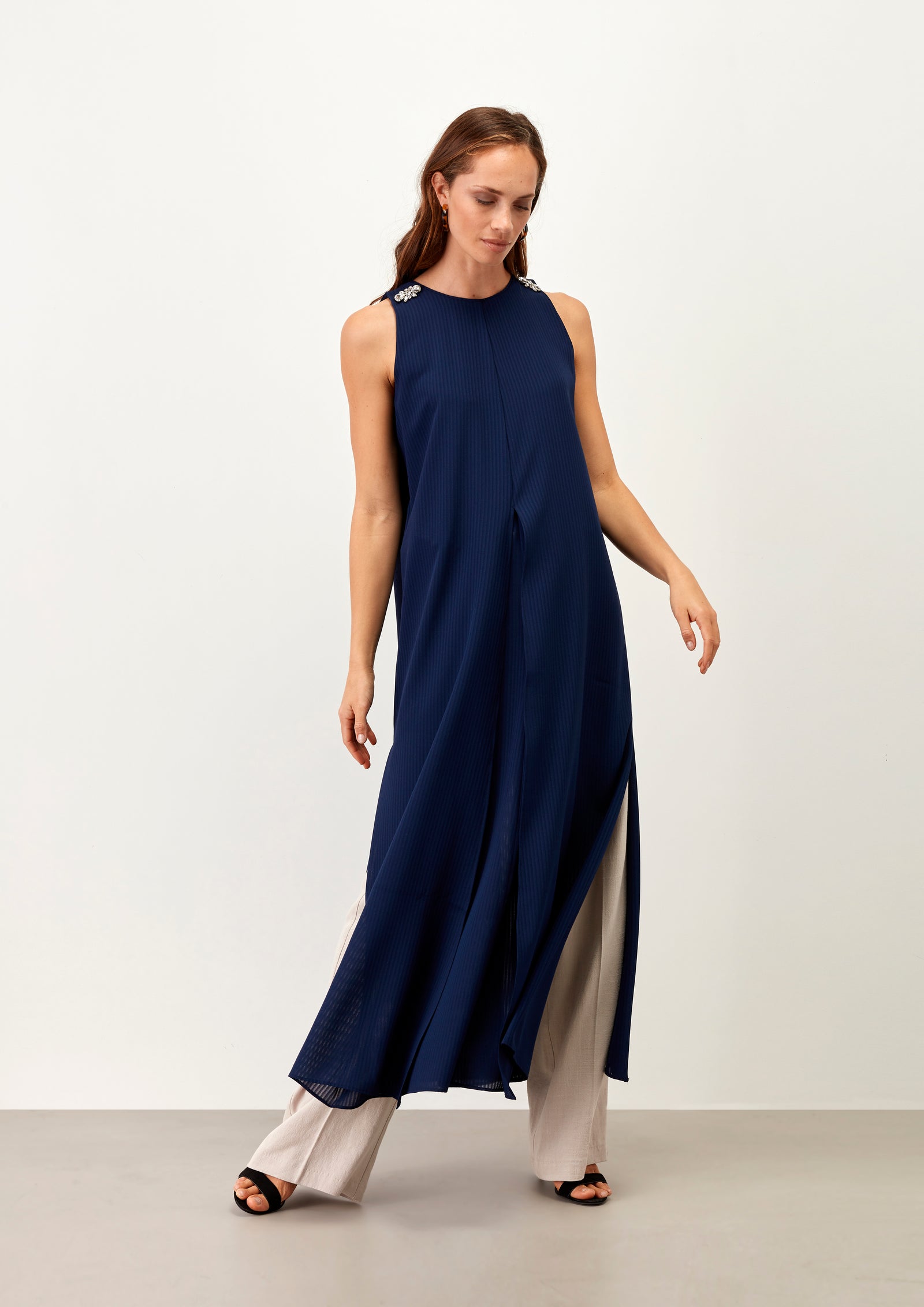 Vestido com Aplicação Ombros - guimanos-store