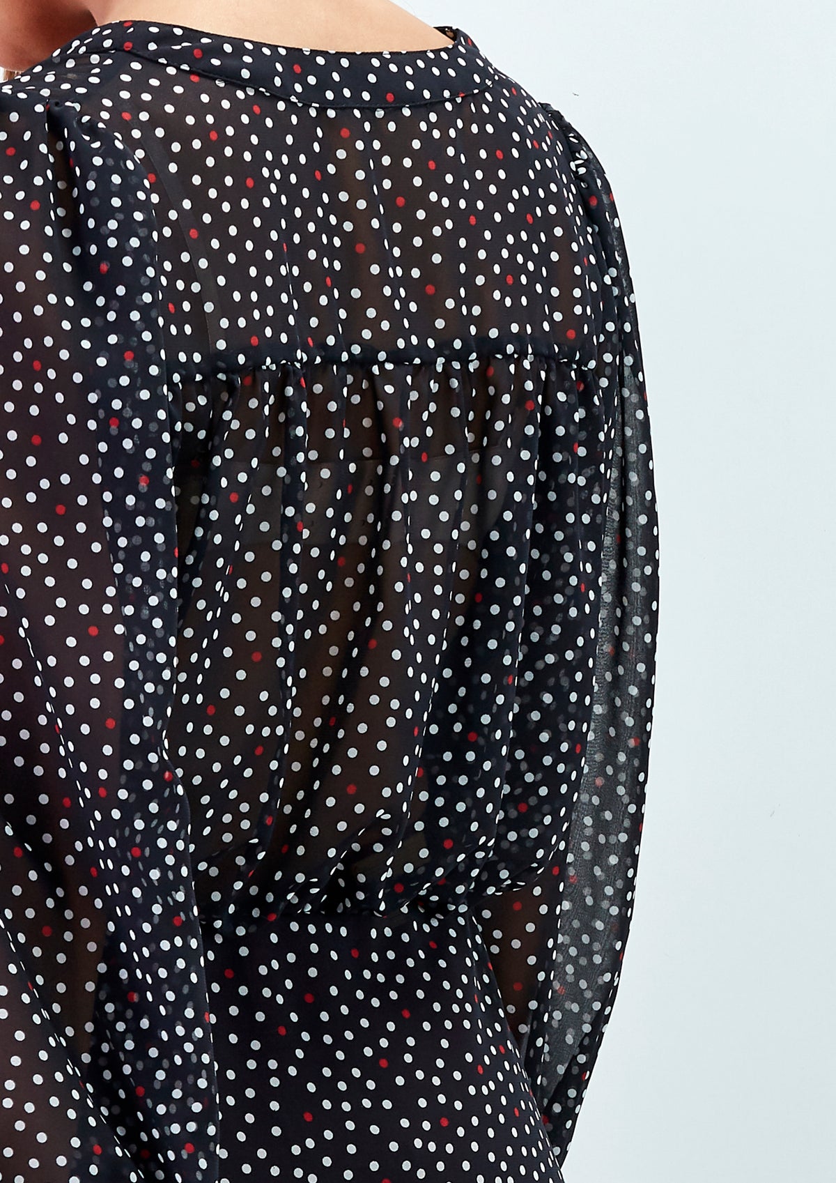 Blusa com Corte de Pintas - guimanos-store